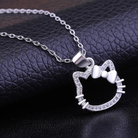 ROSE GOLD - HELLO KITTY ♡ Cubic Zirconia Necklace GIFT - Picture 2 of 4